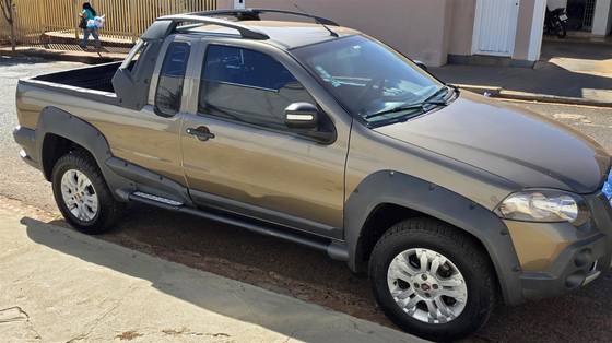 FIAT STRADA 1.8 MPI ADVENTURE CE 16V FLEX 2P MANUAL